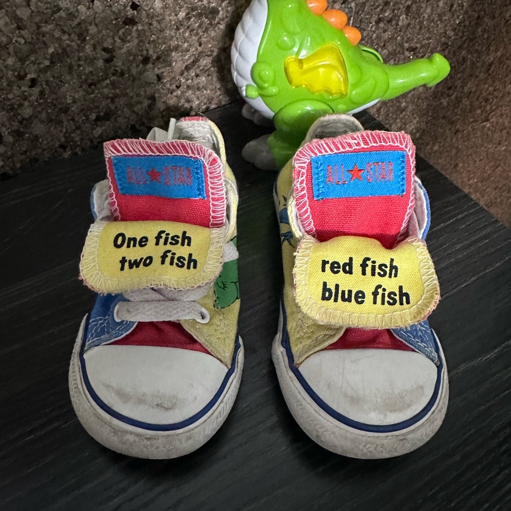 "Tiny Feet, Big Style: Cat in the Hat Converse, Size 7!"